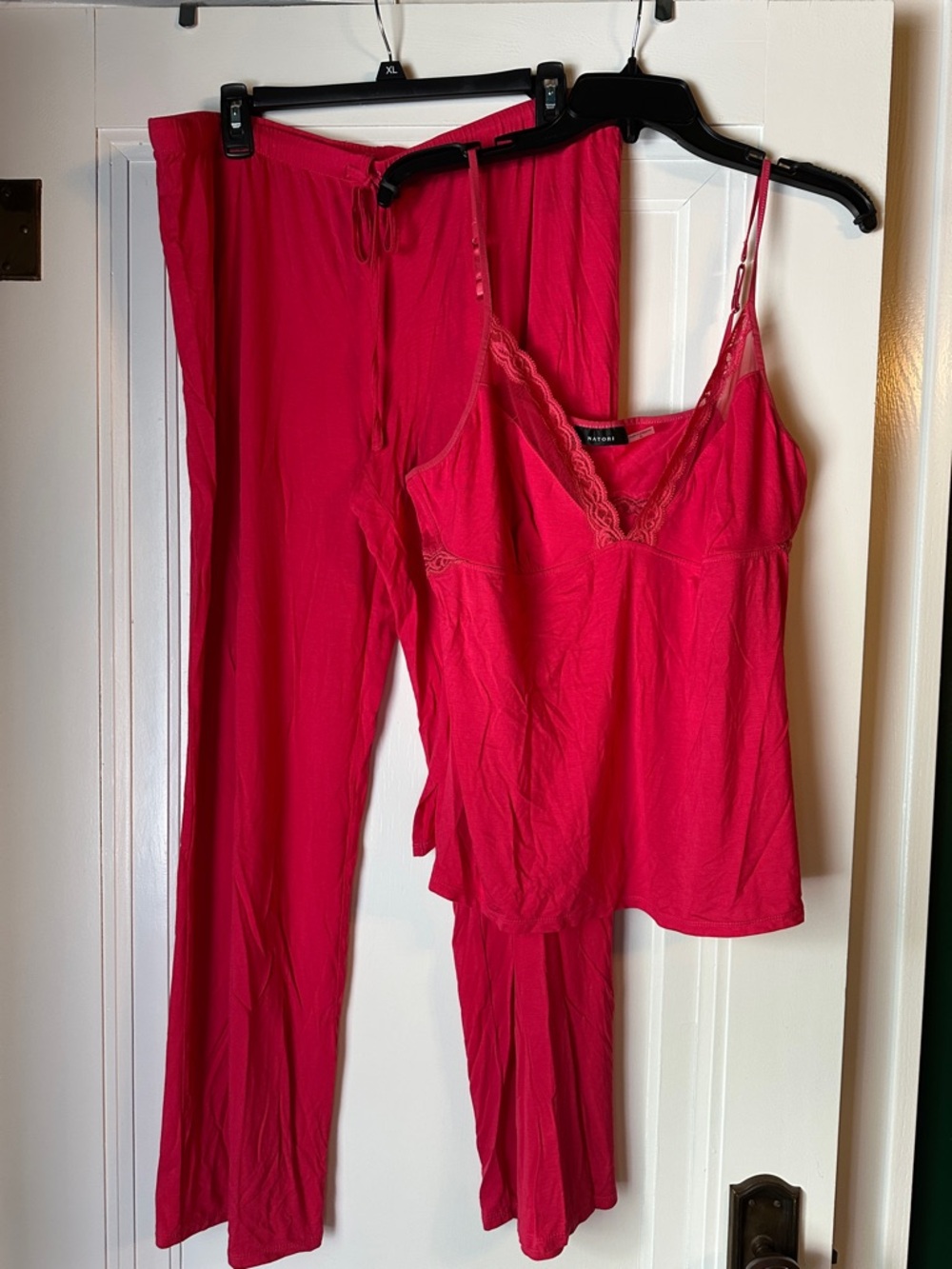Natori Hot Pink Lace-Trim Camisole & Lounge Pants Set